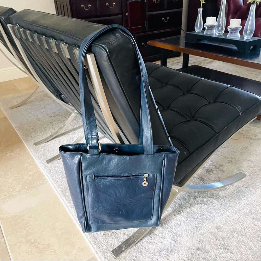 Utility pocket Navy blue vegan leather tote
